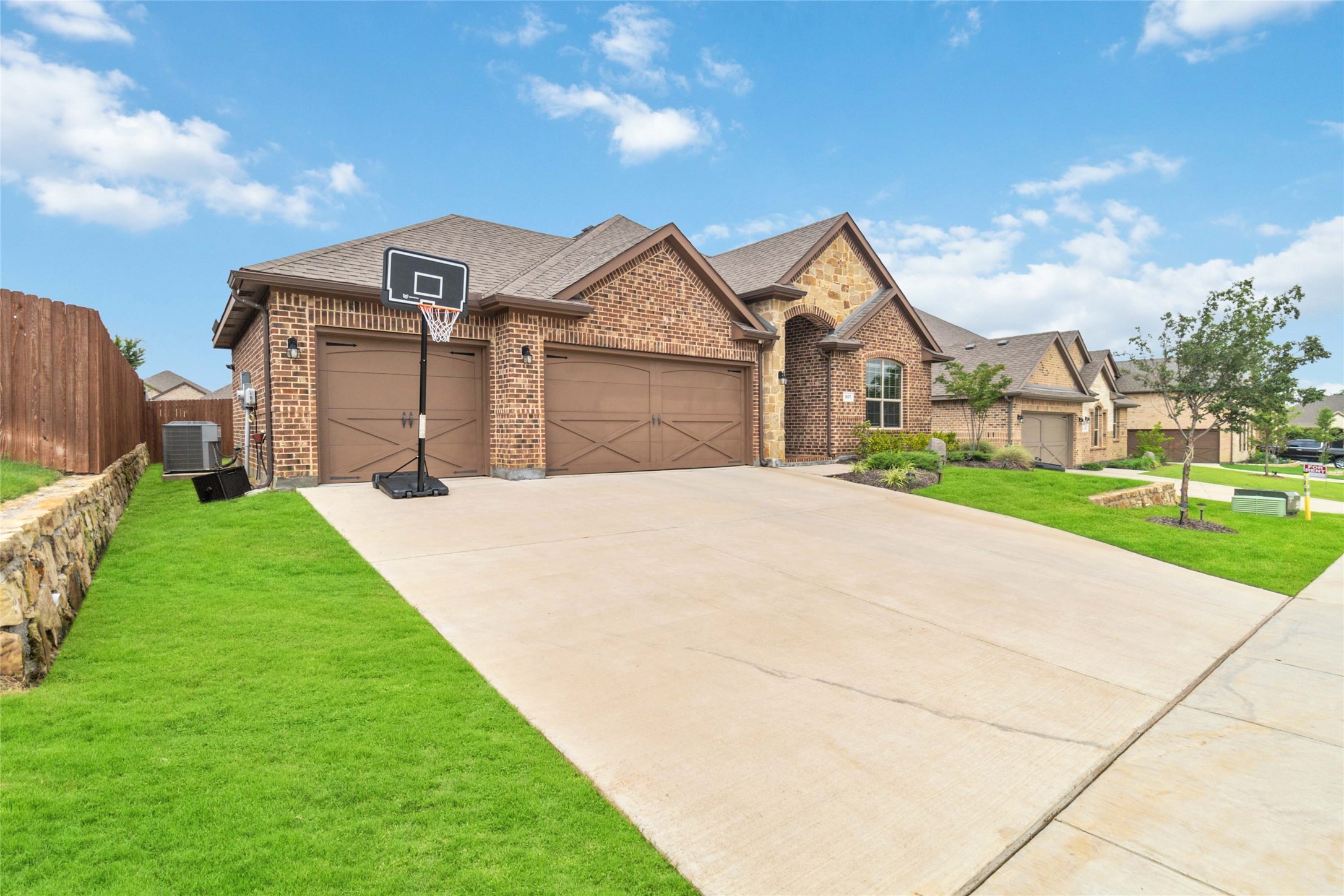 907 Hondo Lane
