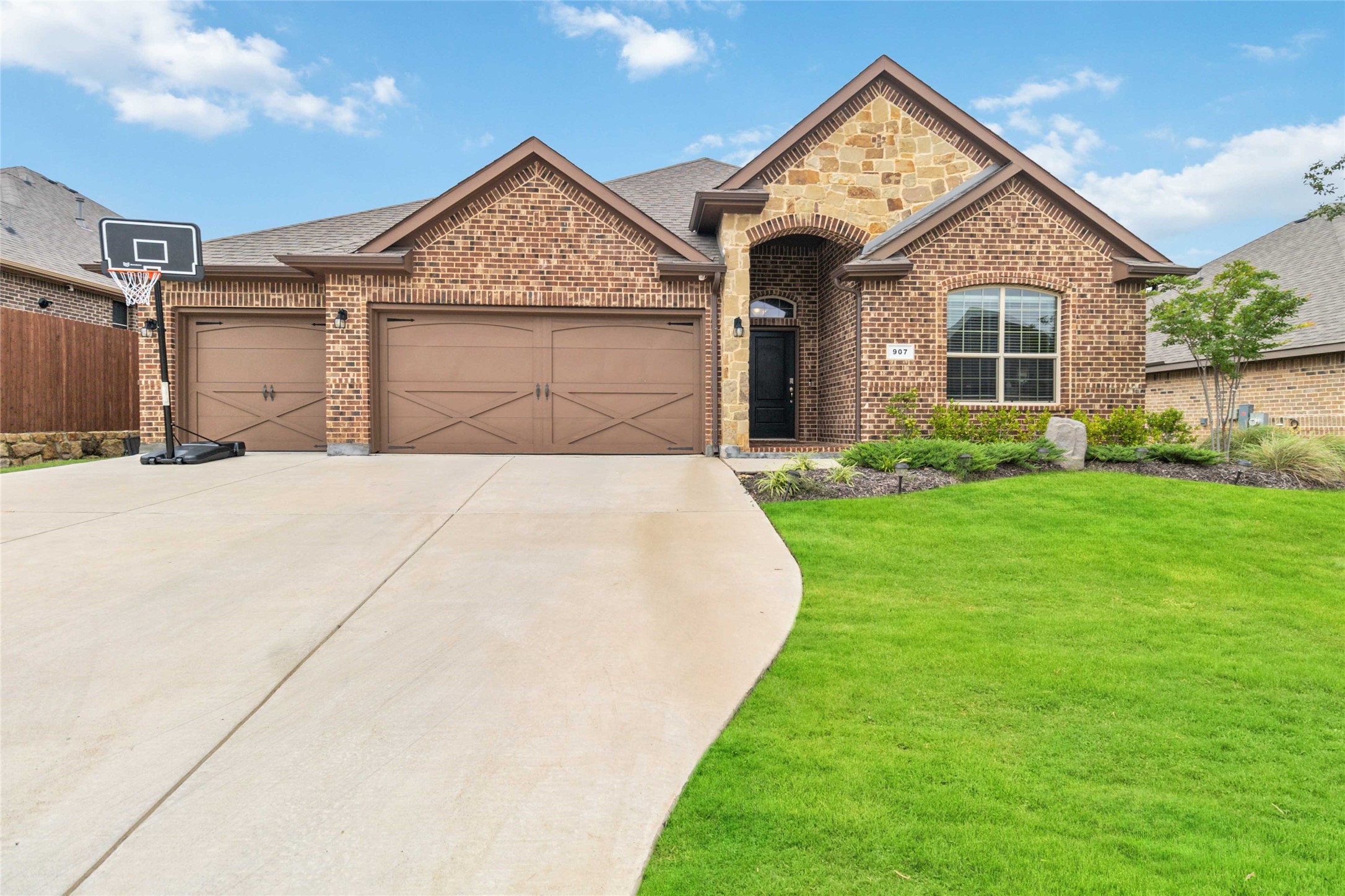 907 Hondo Lane