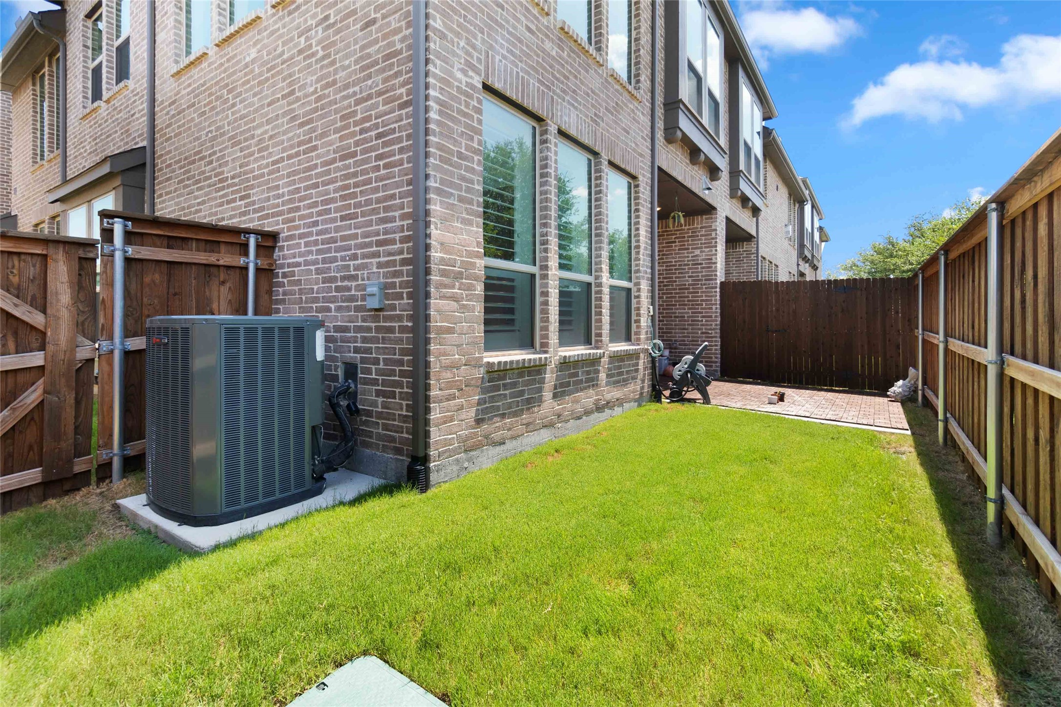 1131 Queensdown Way