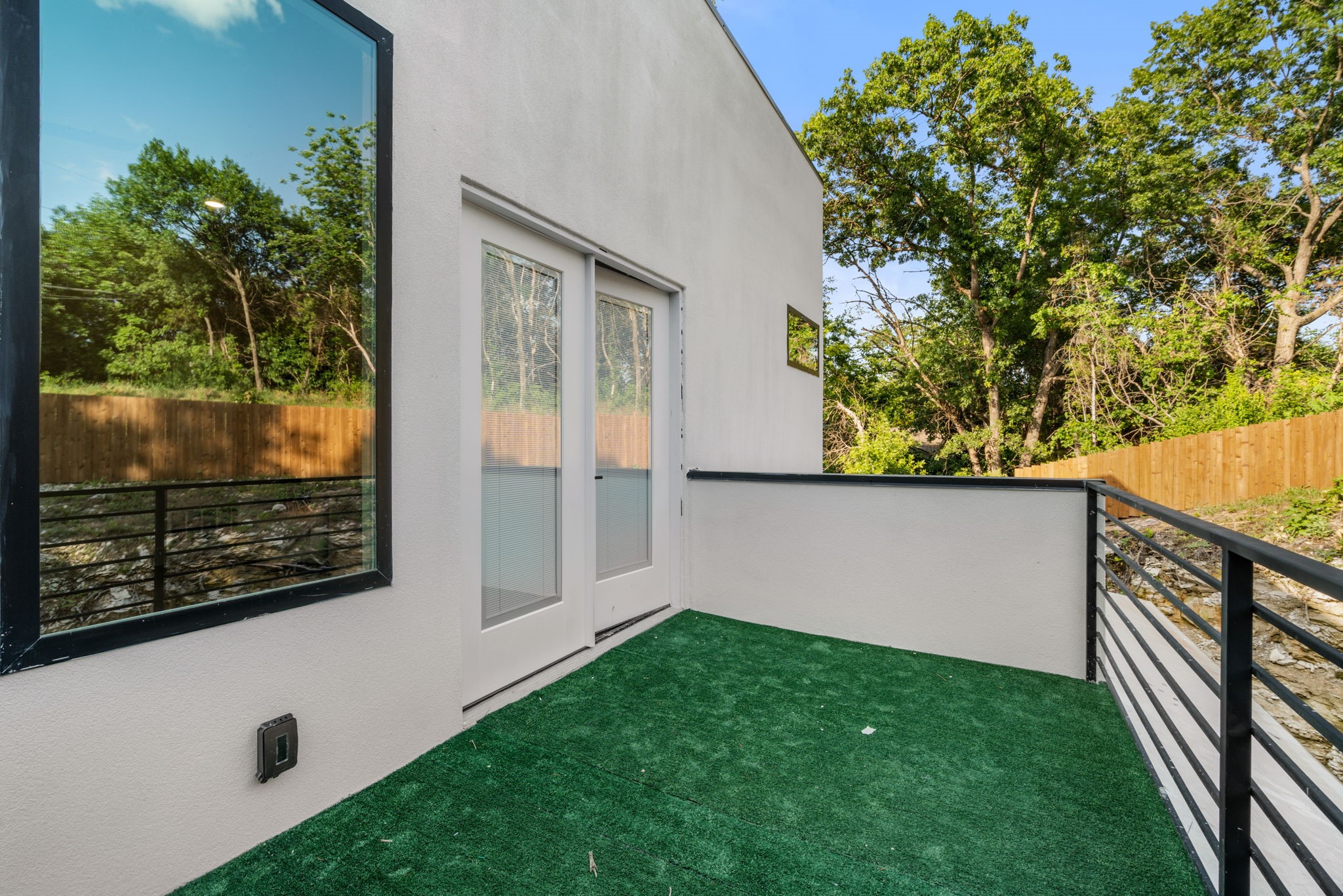 912 Brookwood