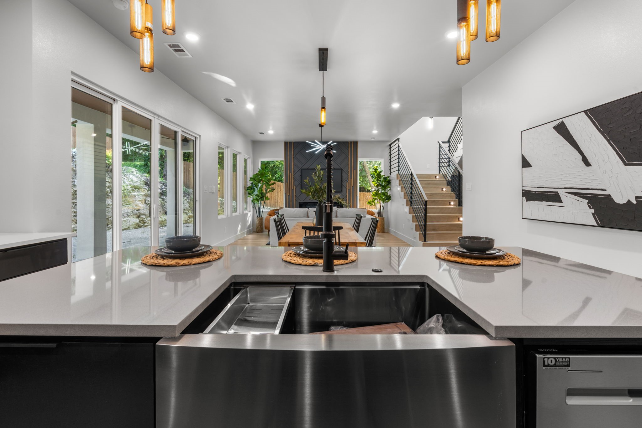 912 Brookwood