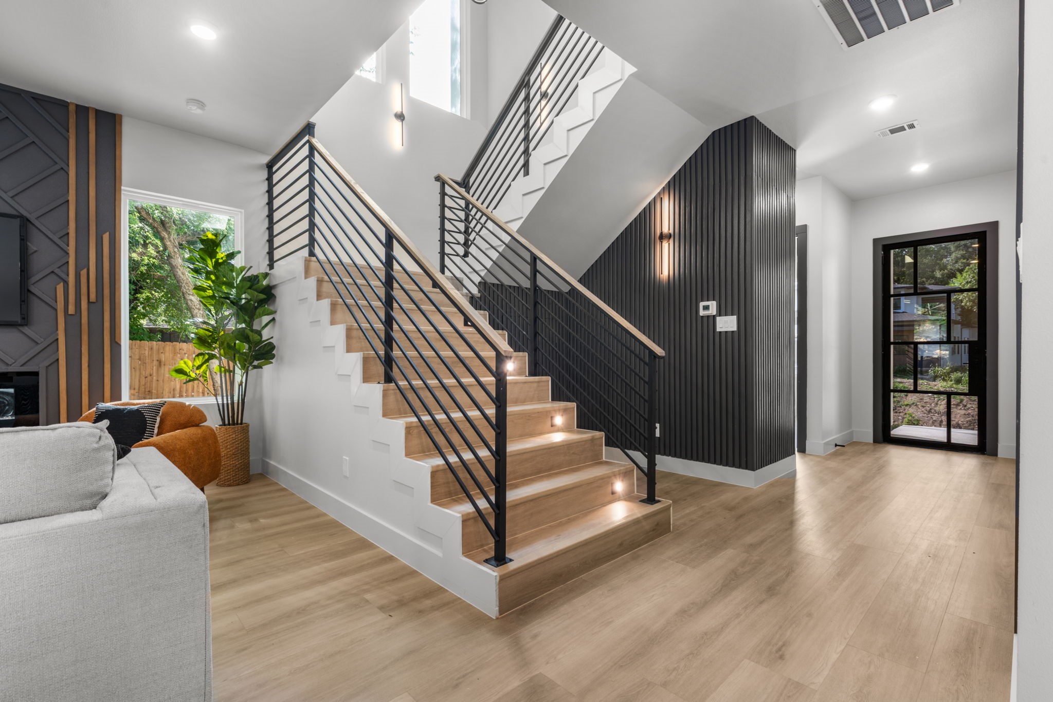912 Brookwood