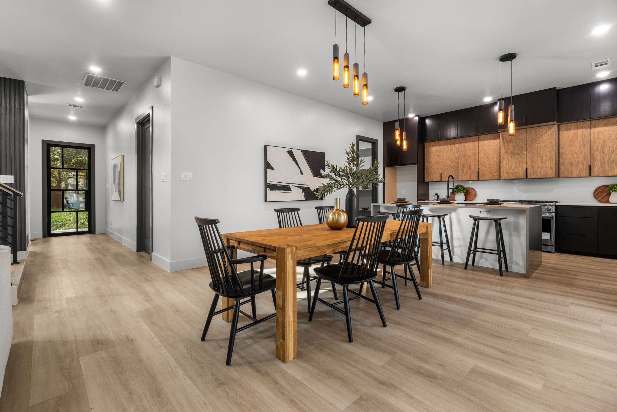 912 Brookwood