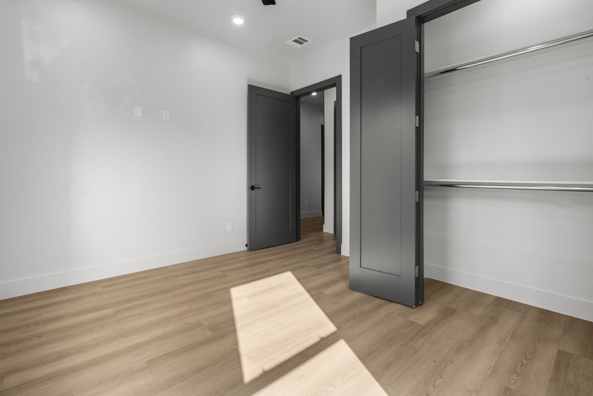 912 Brookwood