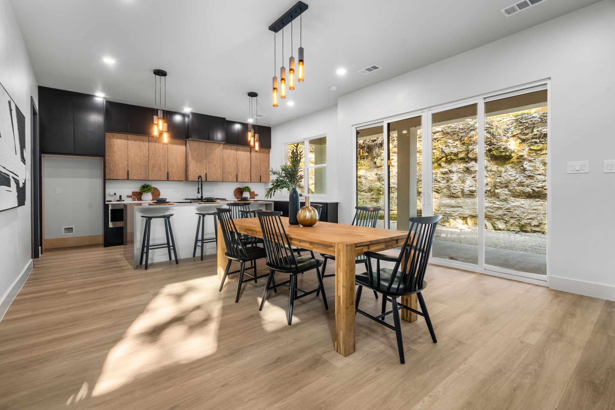 912 Brookwood