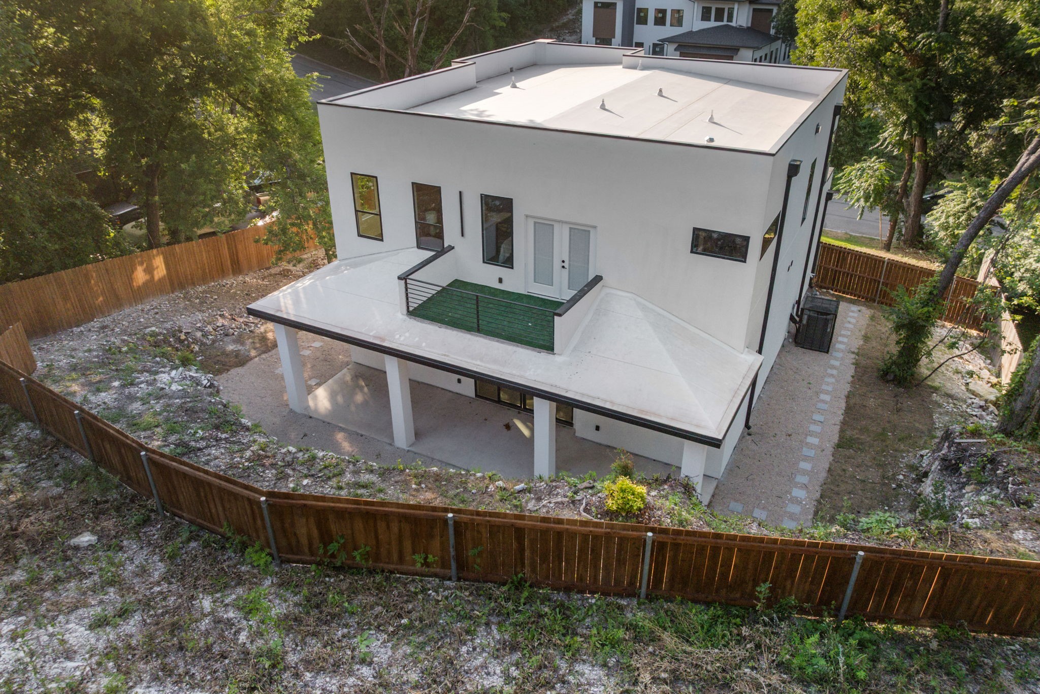 912 Brookwood