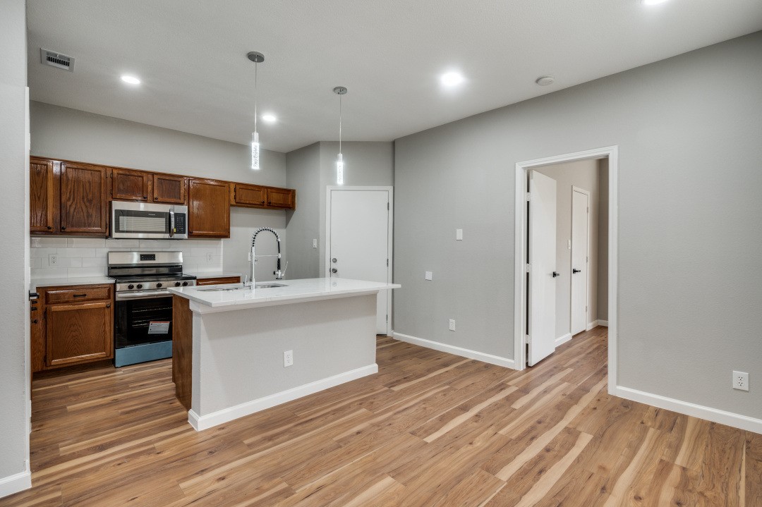 208 Wedgewood Lane