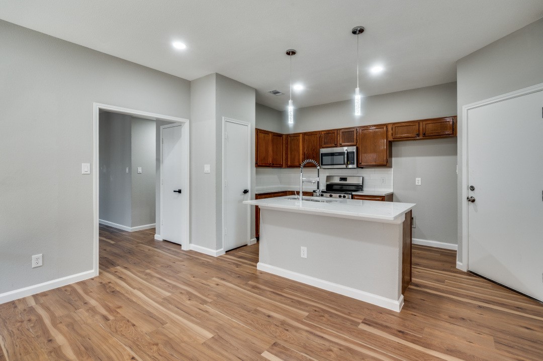 208 Wedgewood Lane