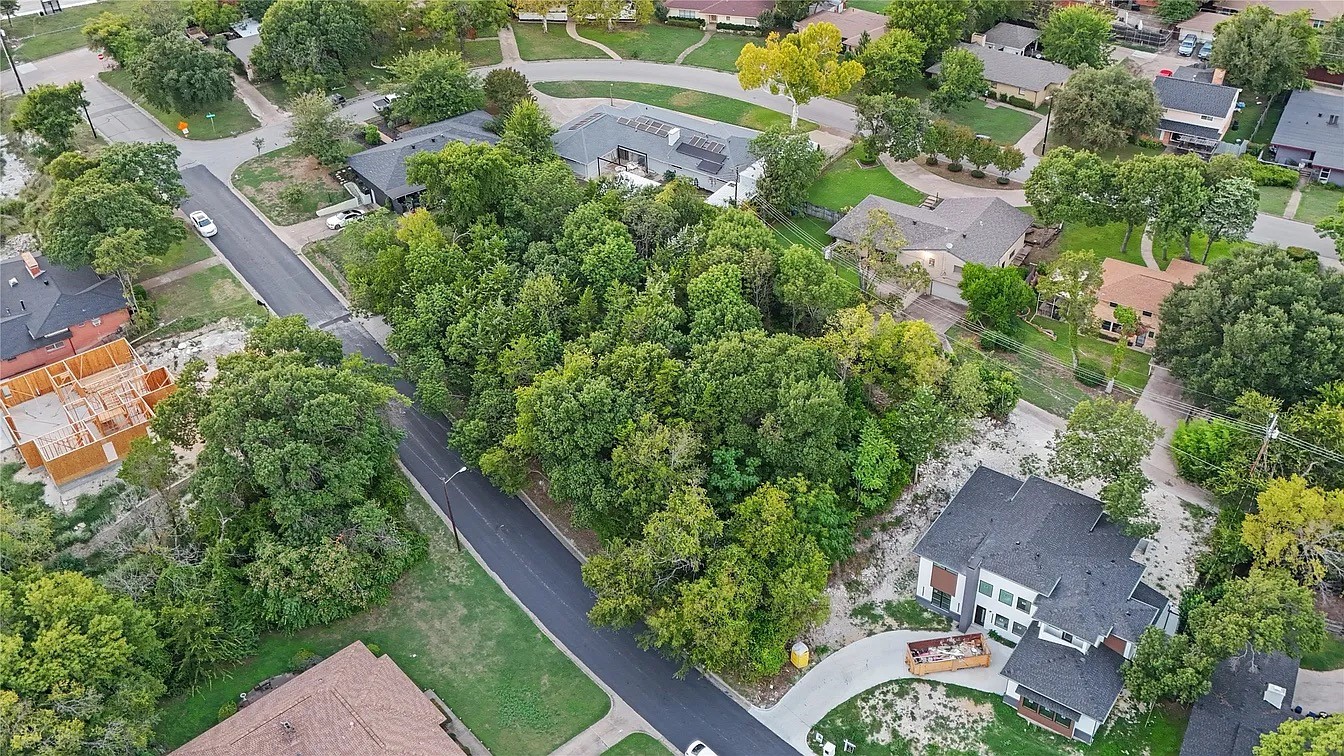 923 Brookwood Drive