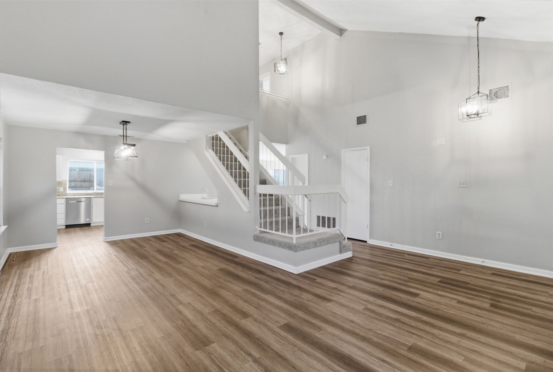 2462 Claremont Drive