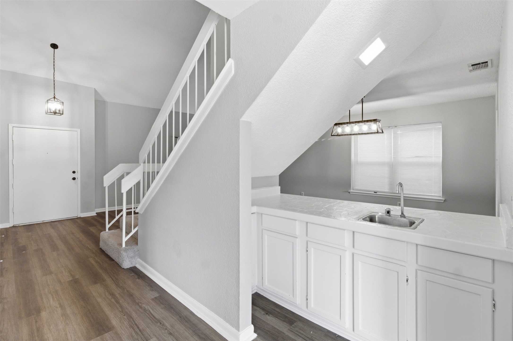2462 Claremont Drive