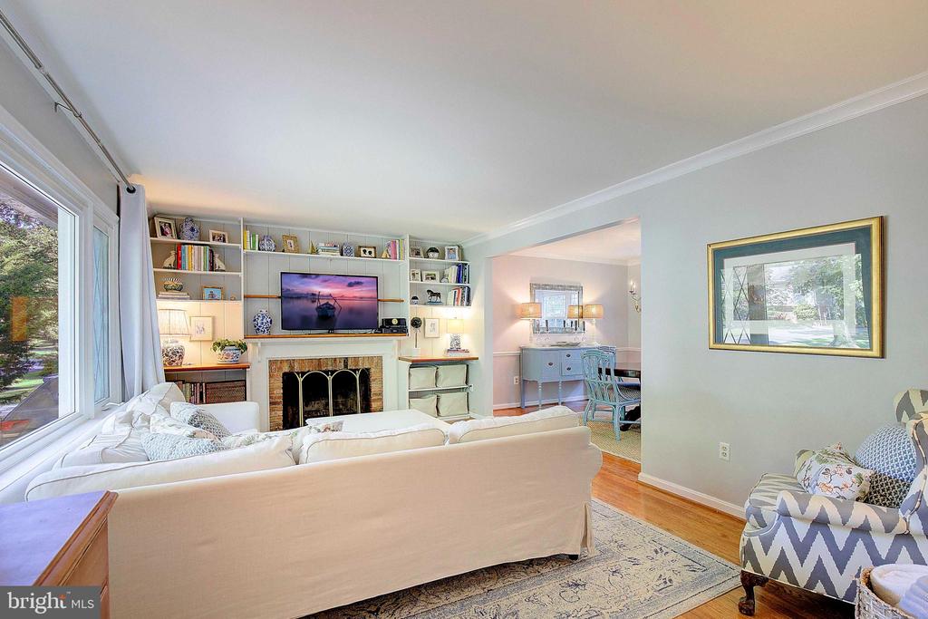 403 HARBOR DRIVE