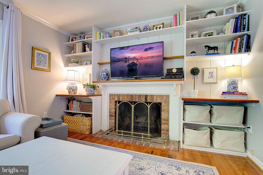 403 HARBOR DRIVE