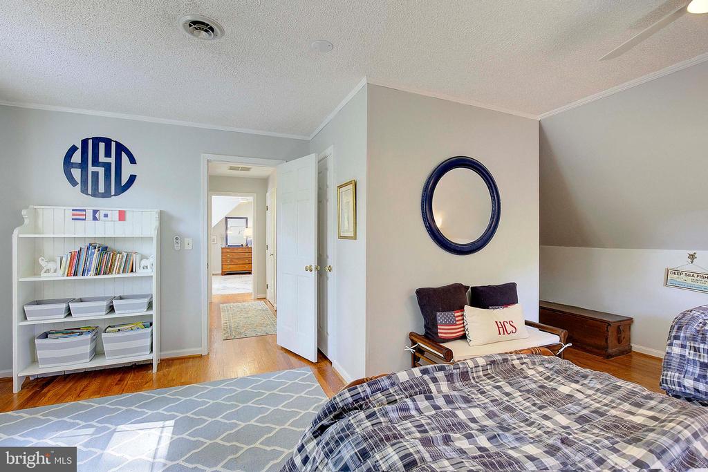 403 HARBOR DRIVE