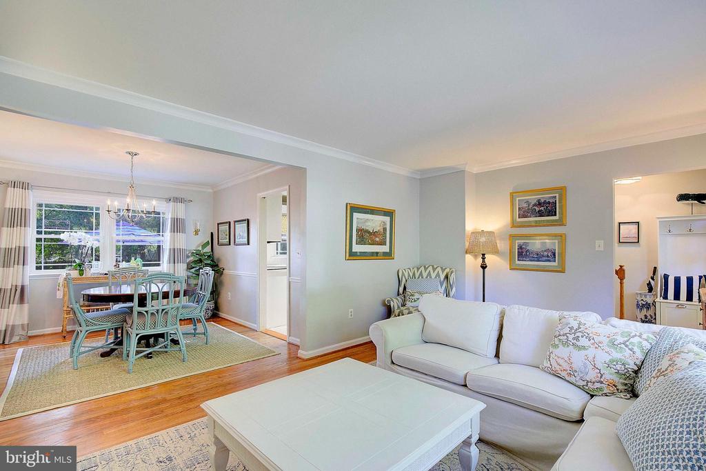 403 HARBOR DRIVE