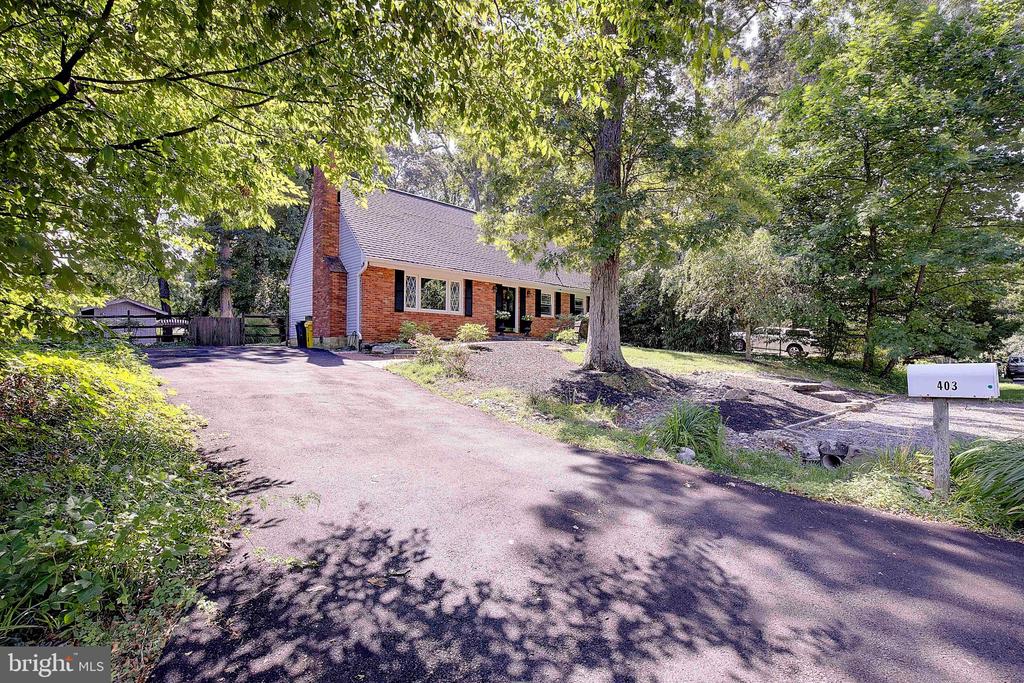 403 HARBOR DRIVE
