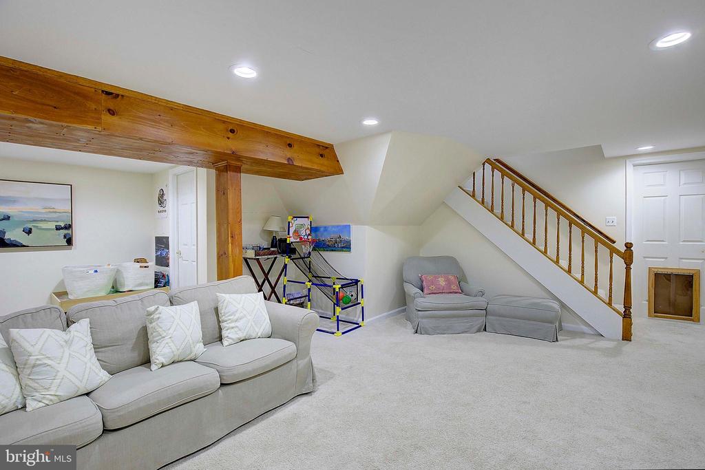 403 HARBOR DRIVE