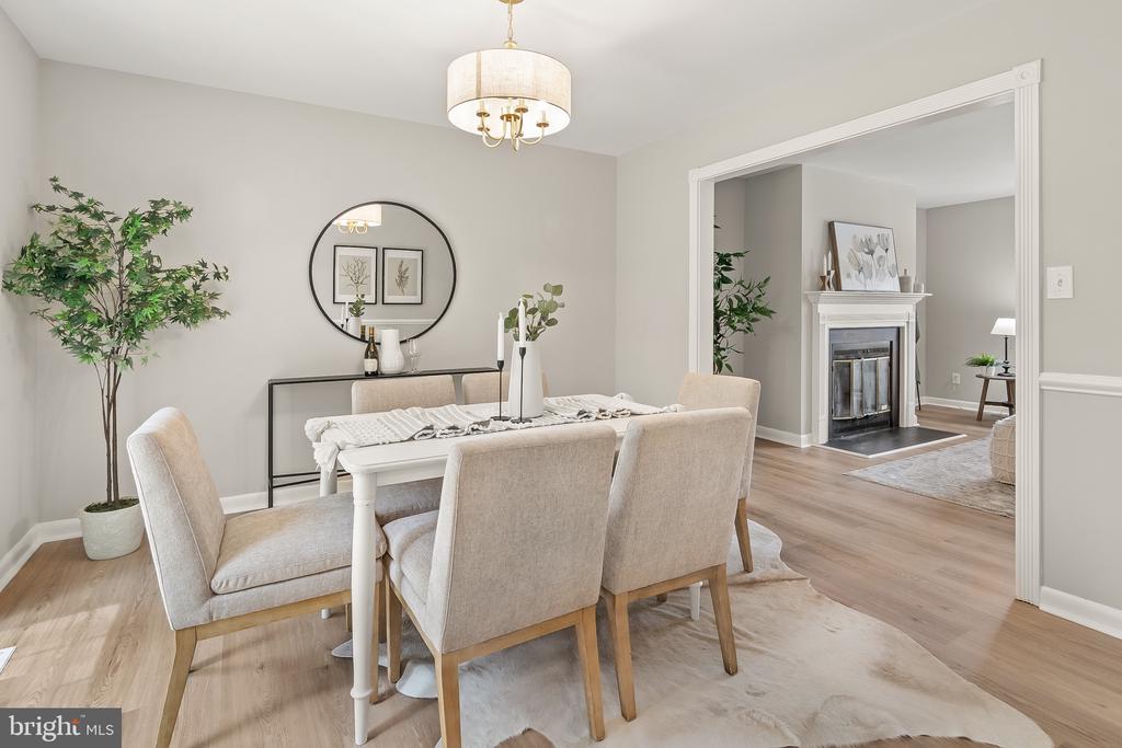 507 WILLIAMSBURG LANE