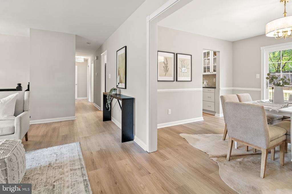 507 WILLIAMSBURG LANE