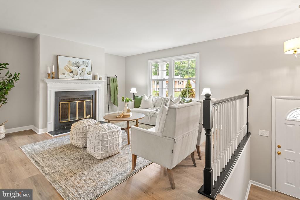 507 WILLIAMSBURG LANE