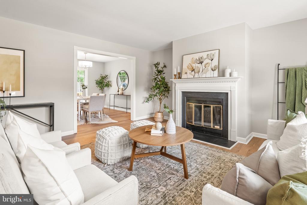 507 WILLIAMSBURG LANE