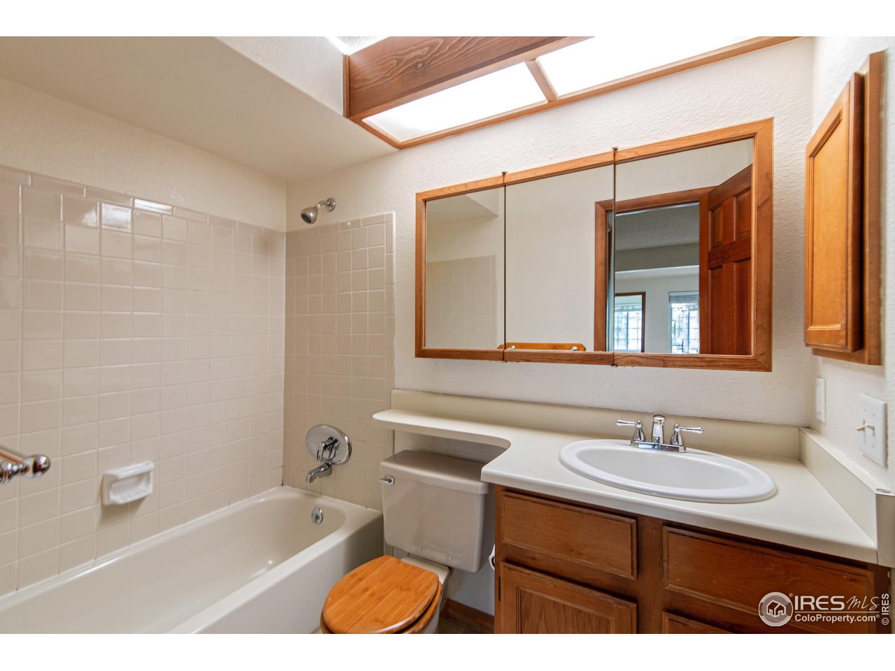 5924 Gunbarrel Ave Unit: A