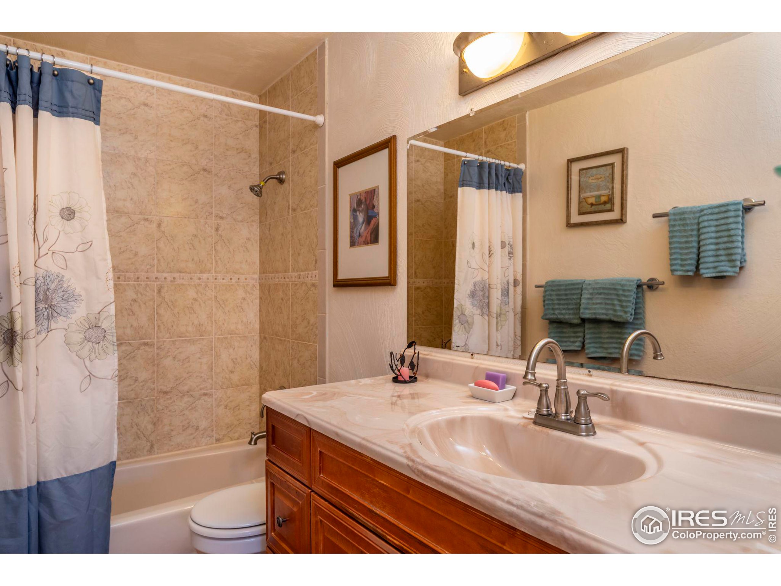 600 Manhattan Dr B9-9