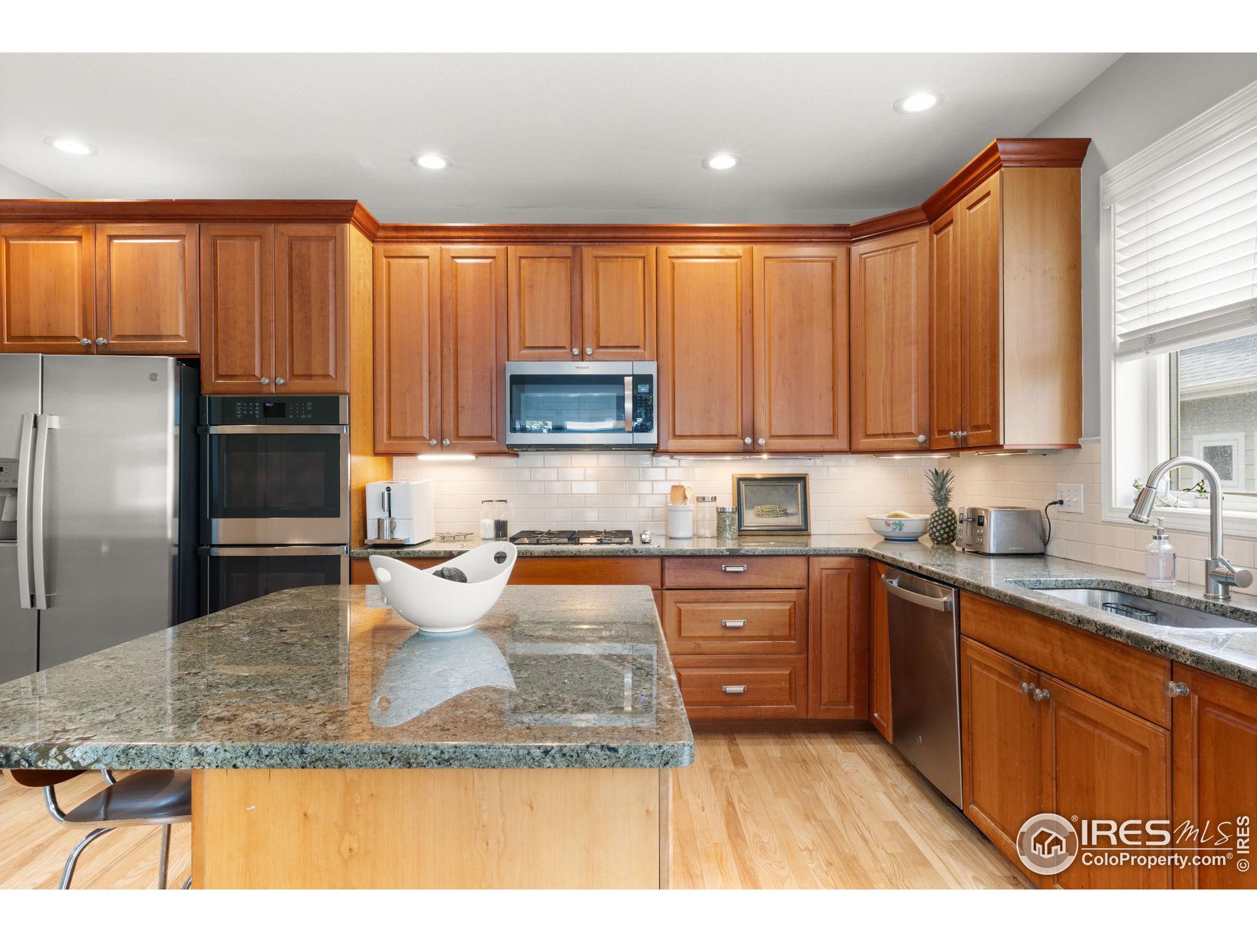 3440 Saint Vincent Pl