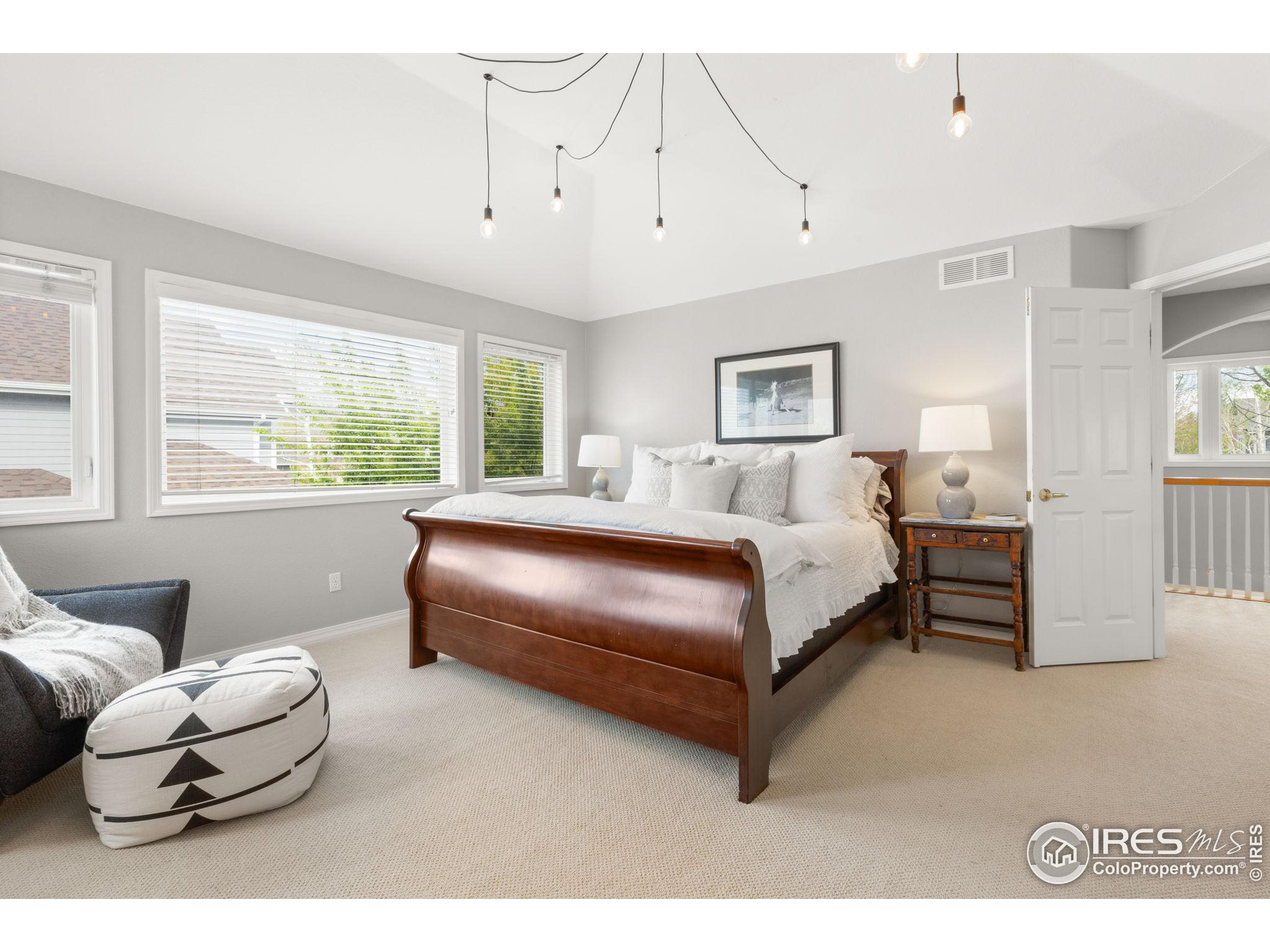 3440 Saint Vincent Pl