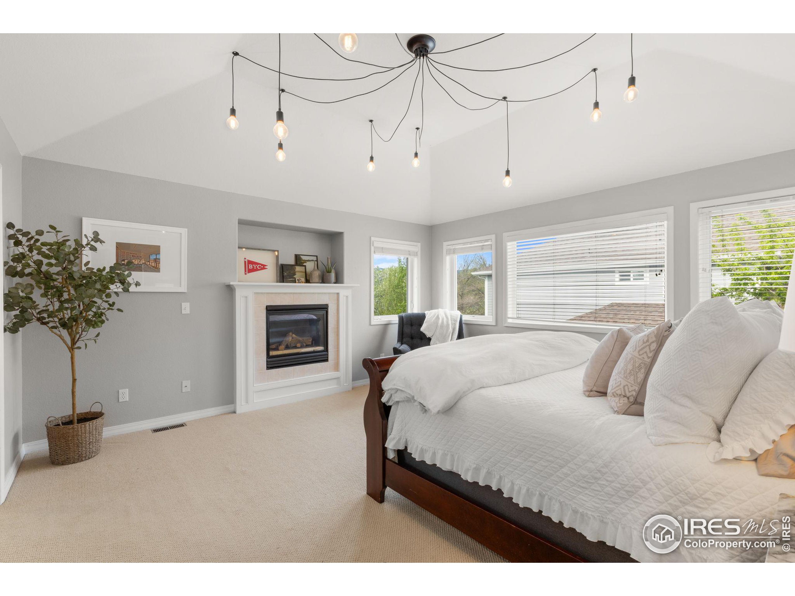 3440 Saint Vincent Pl