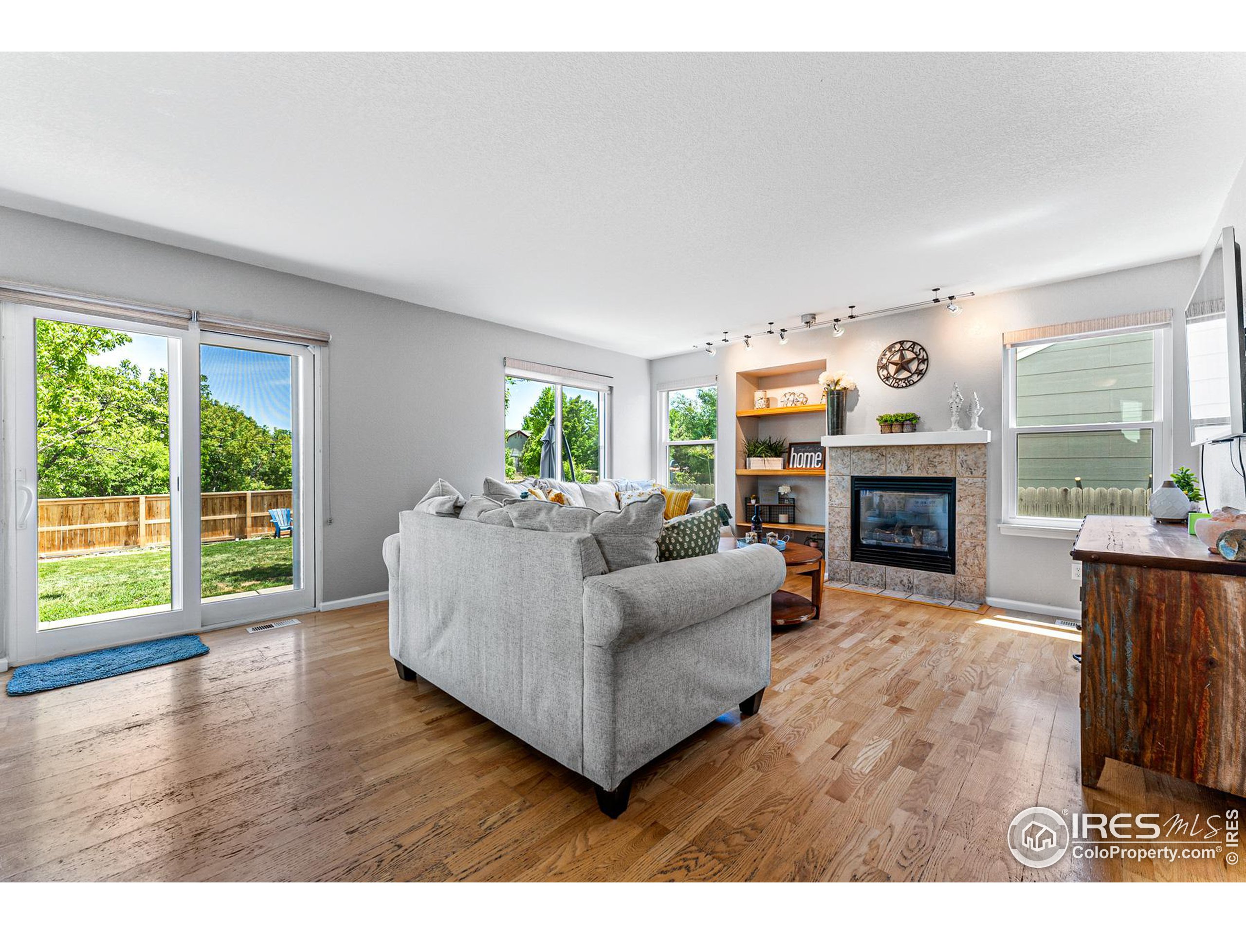 1561 Bain Dr