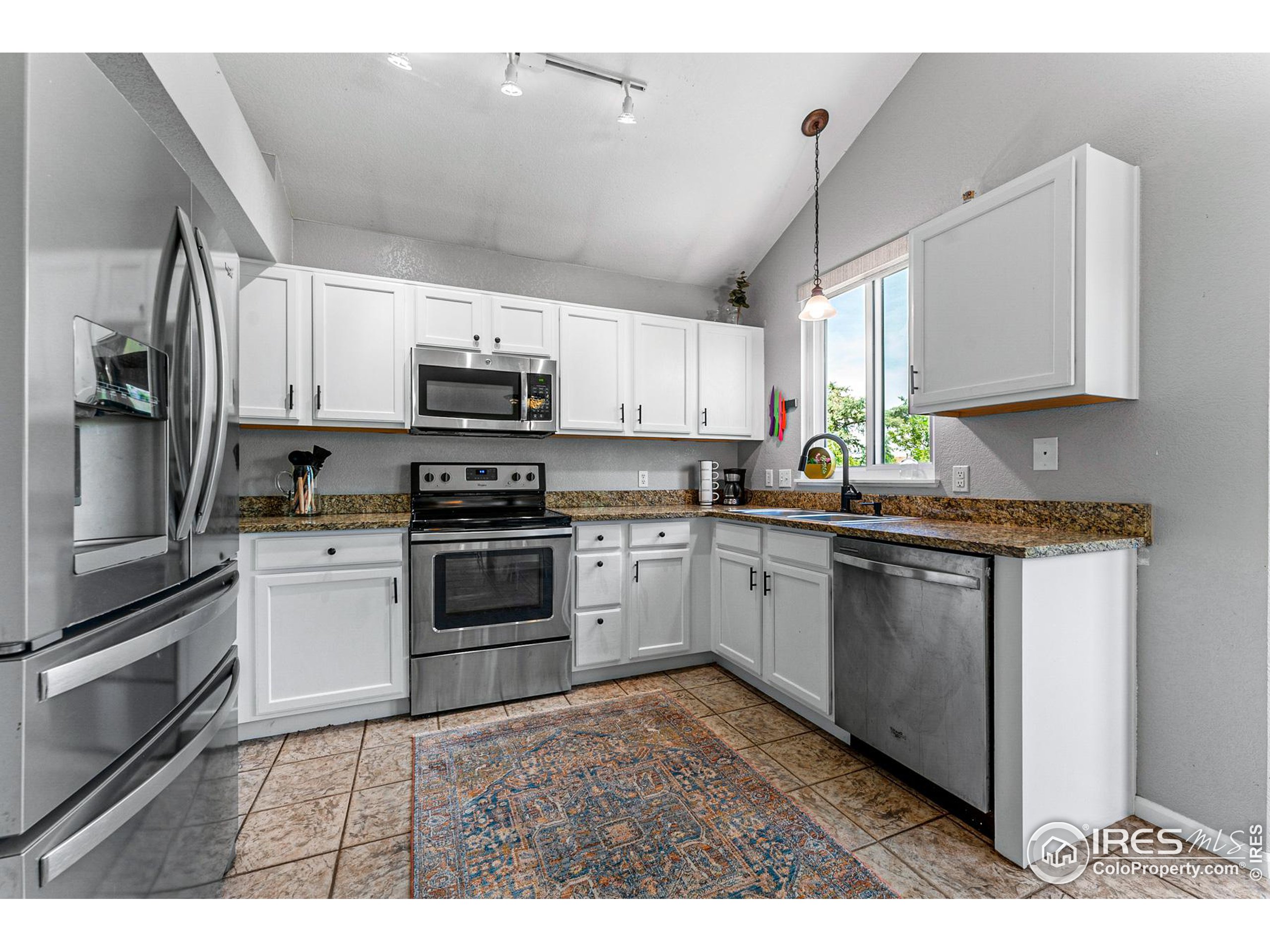 1561 Bain Dr