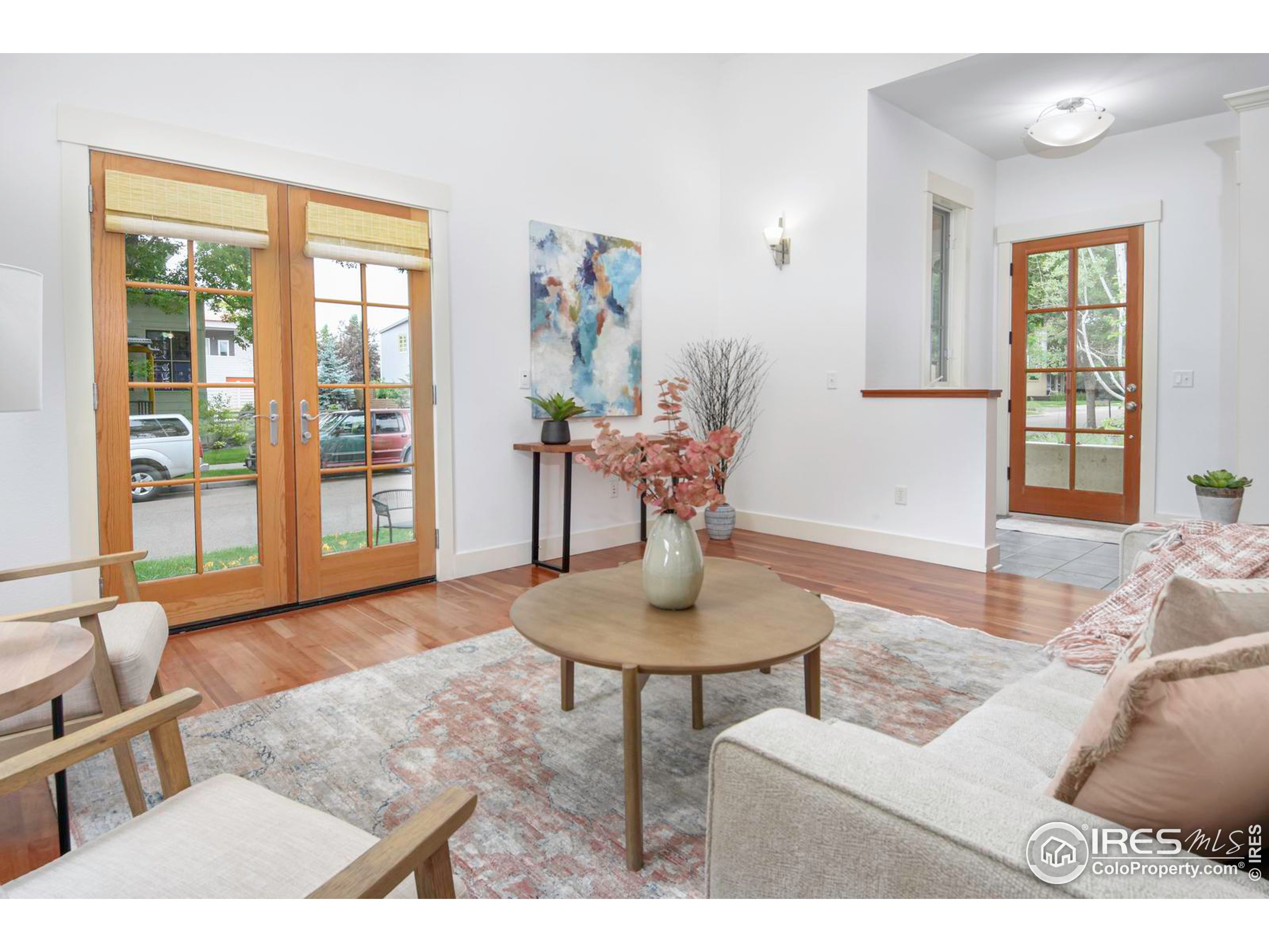 1012 Neon Forest Cir