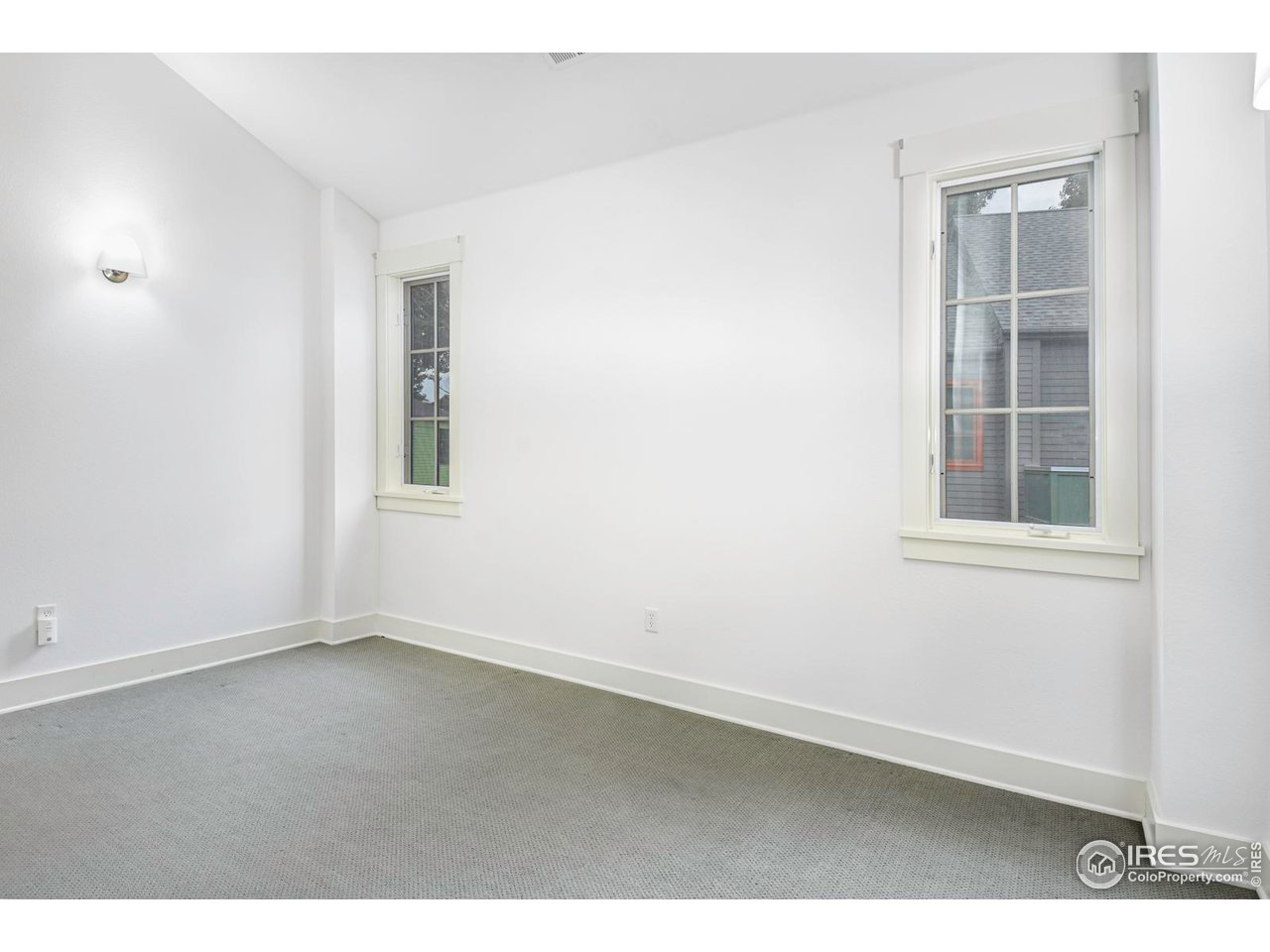 1012 Neon Forest Cir