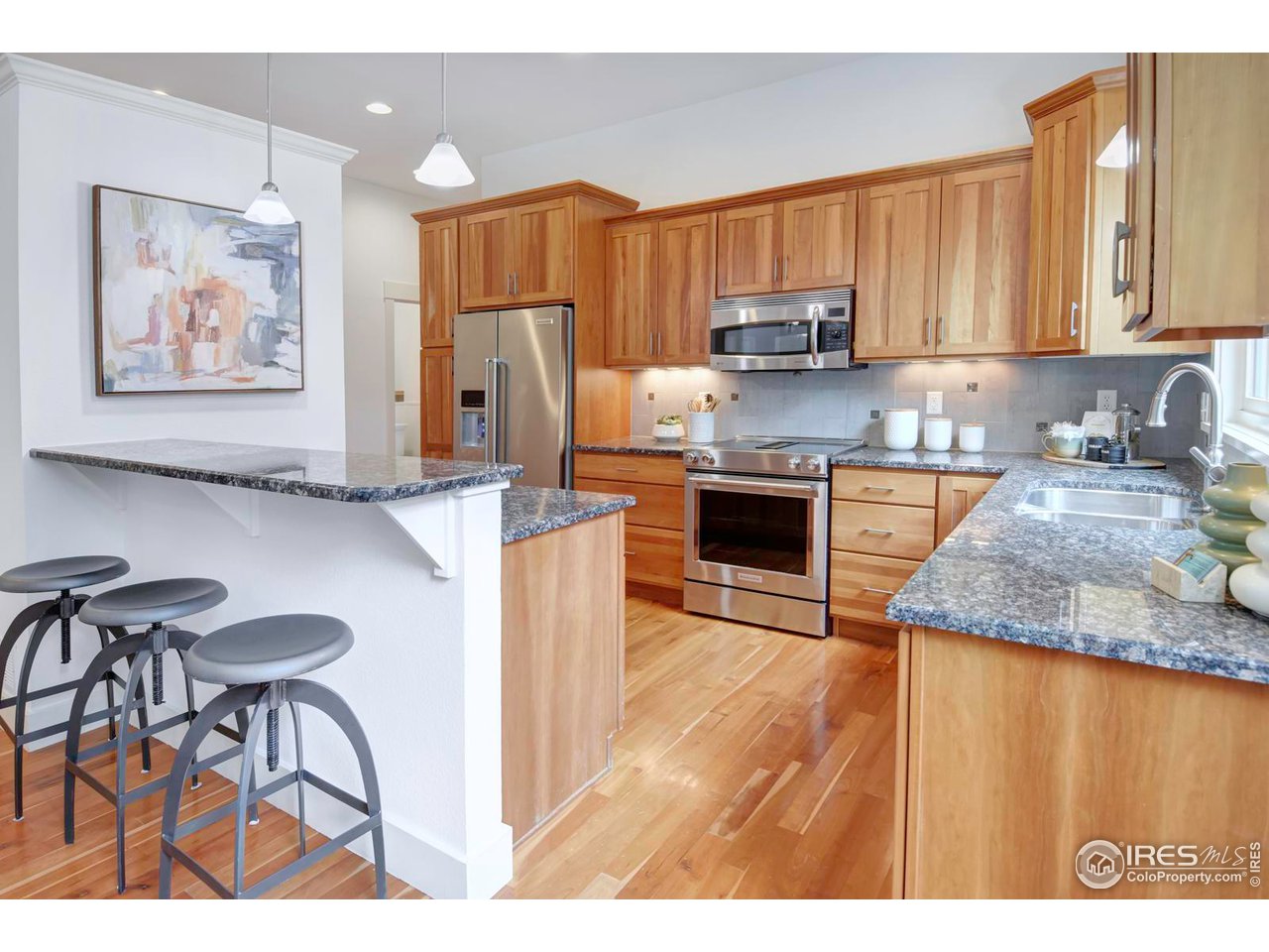 1012 Neon Forest Cir