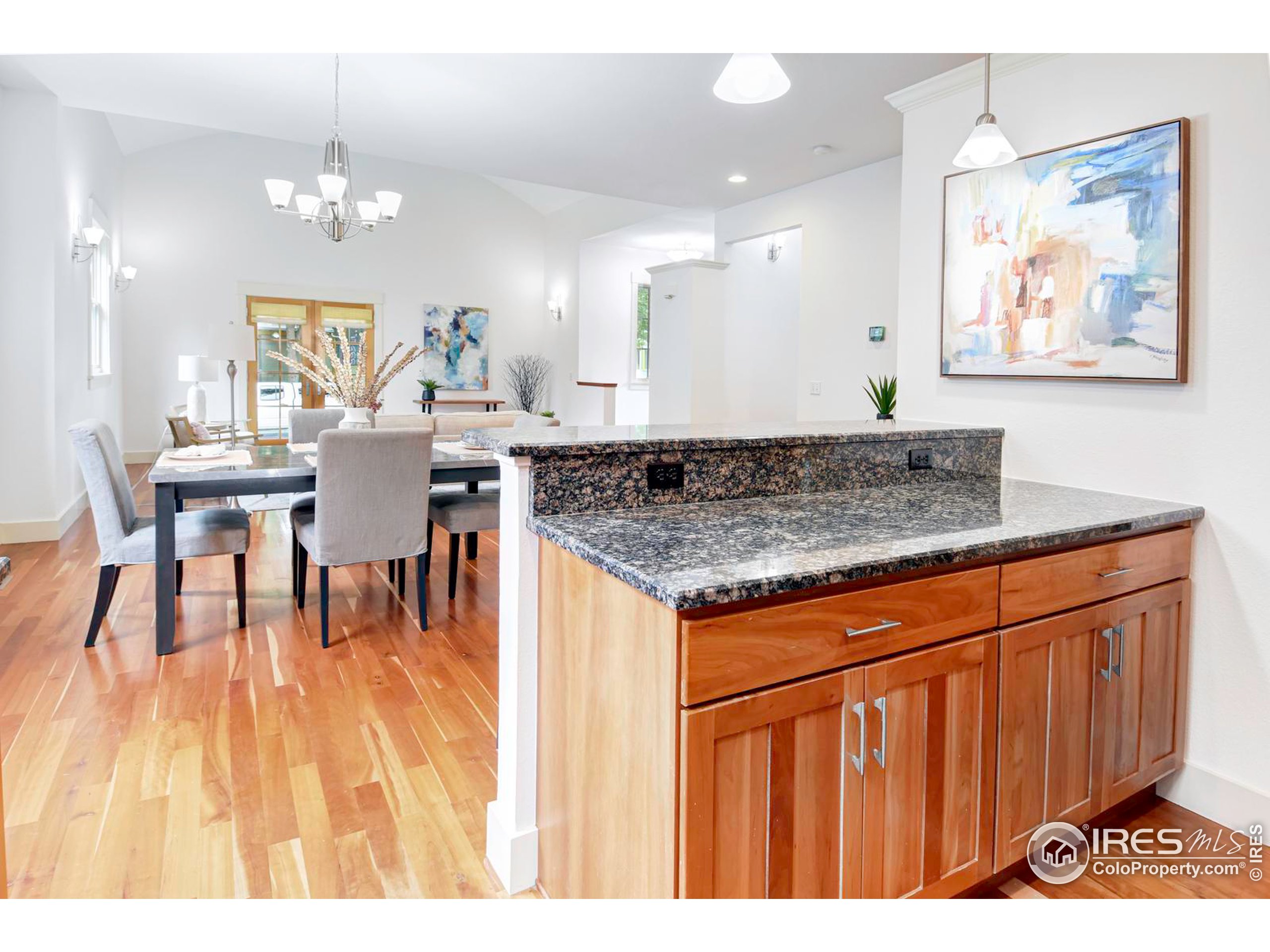 1012 Neon Forest Cir