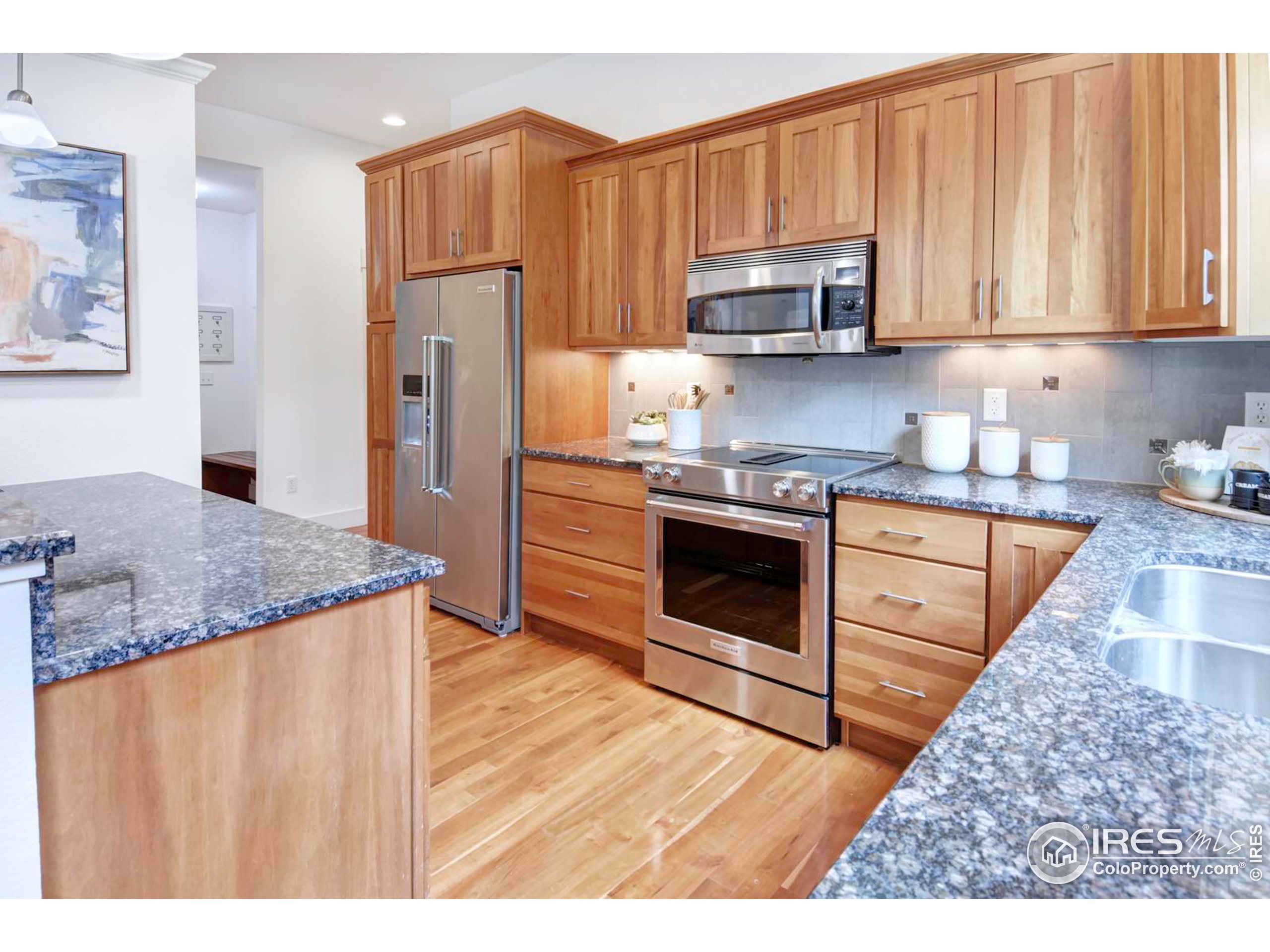 1012 Neon Forest Cir