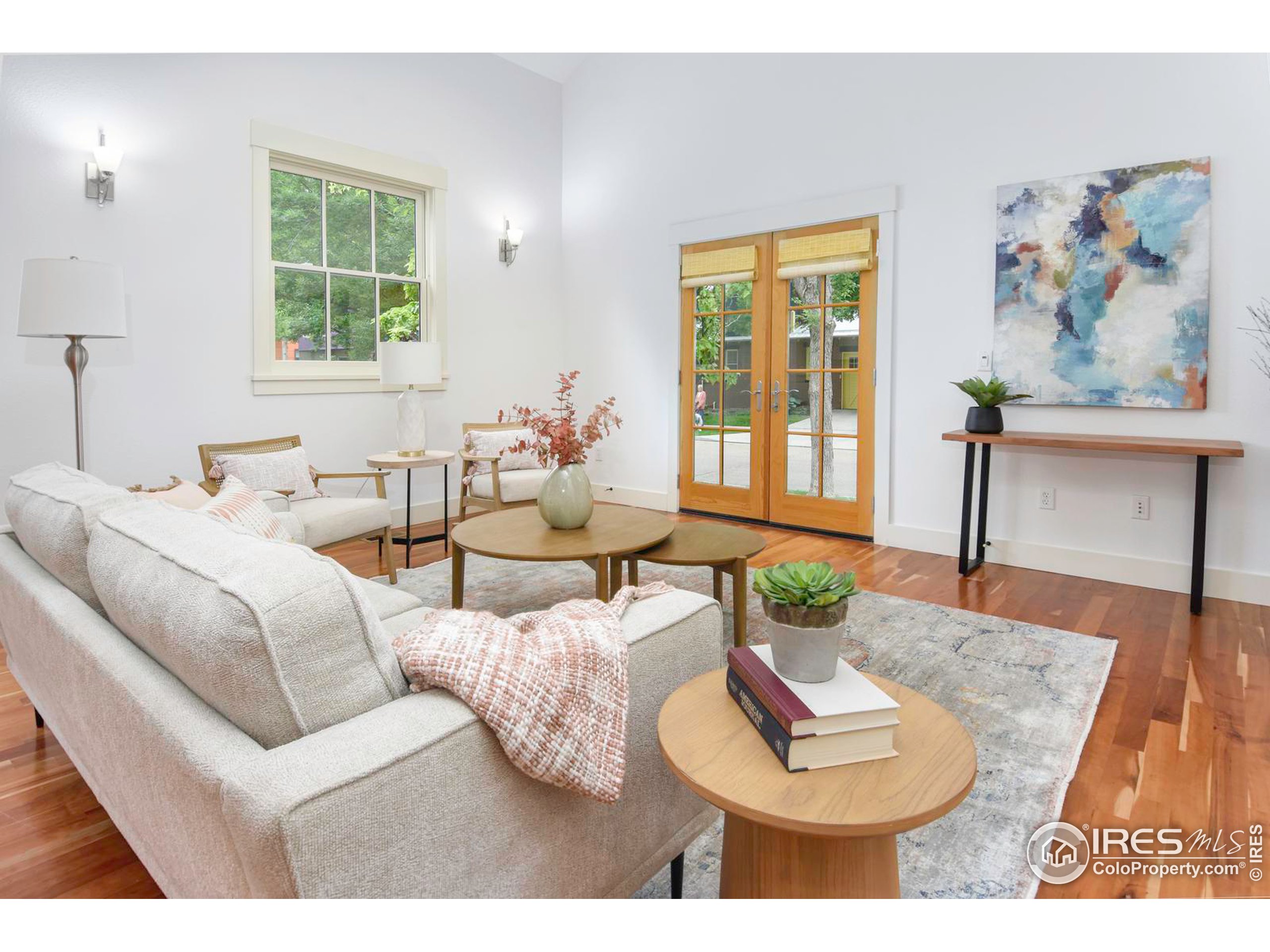 1012 Neon Forest Cir