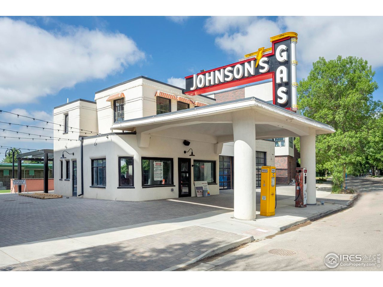 1012 Neon Forest Cir