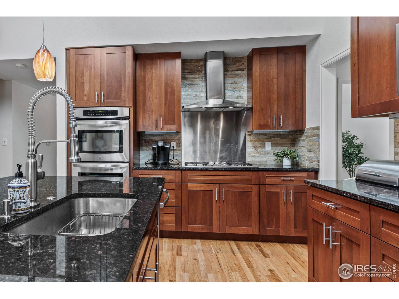 6976 Green Willow Ct