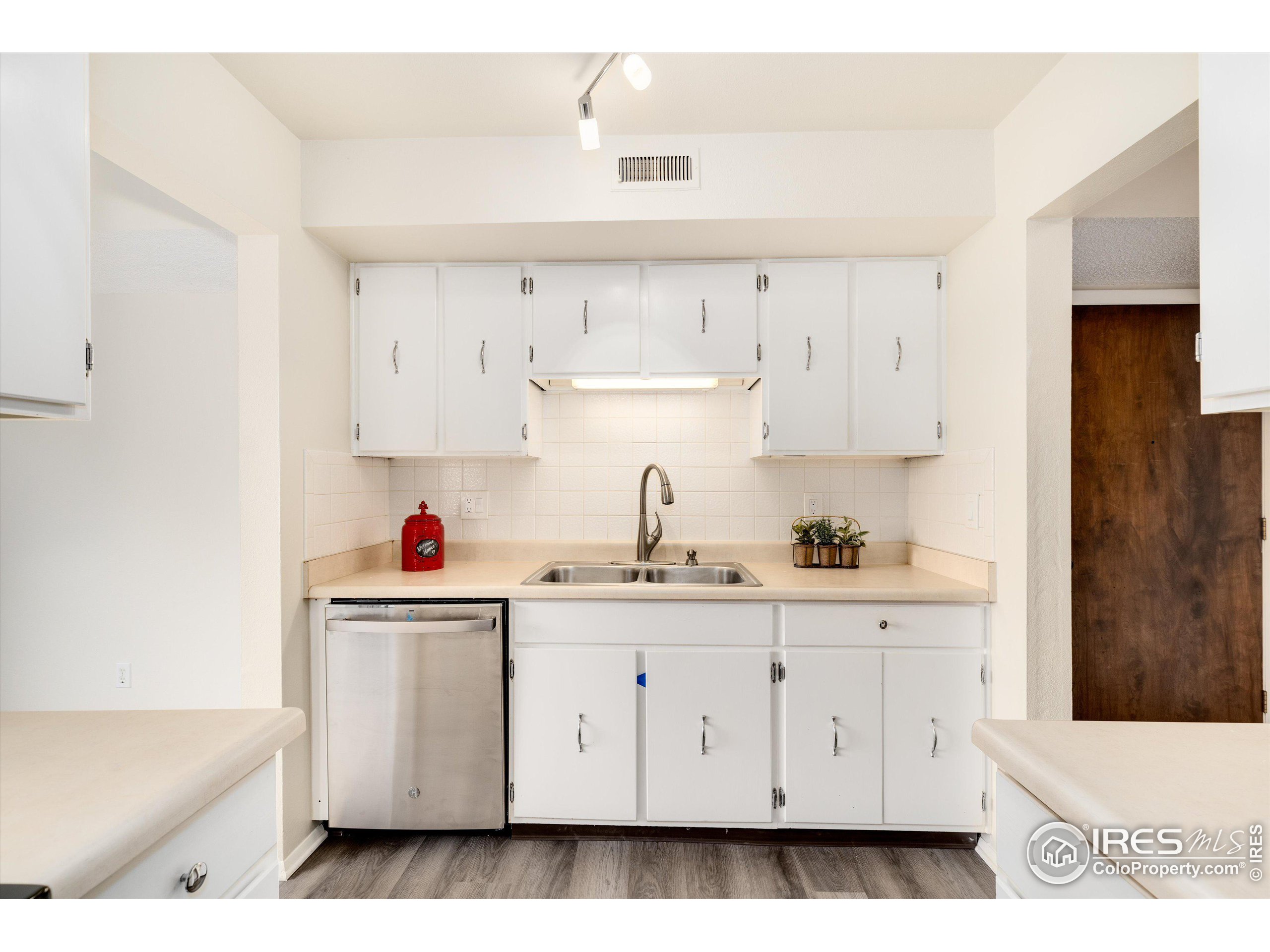 500 Manhattan Dr D9