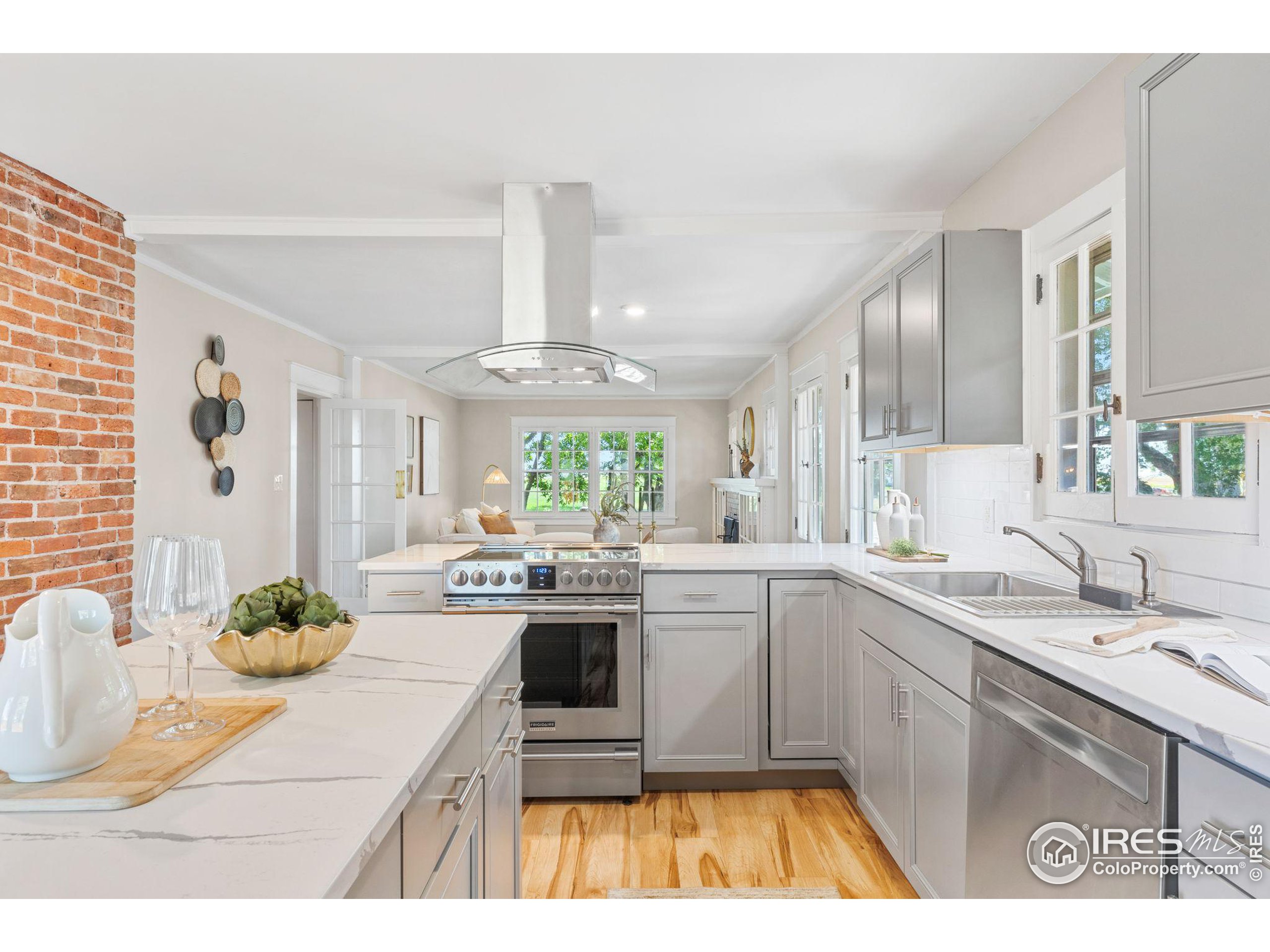 7823 E County Line Rd