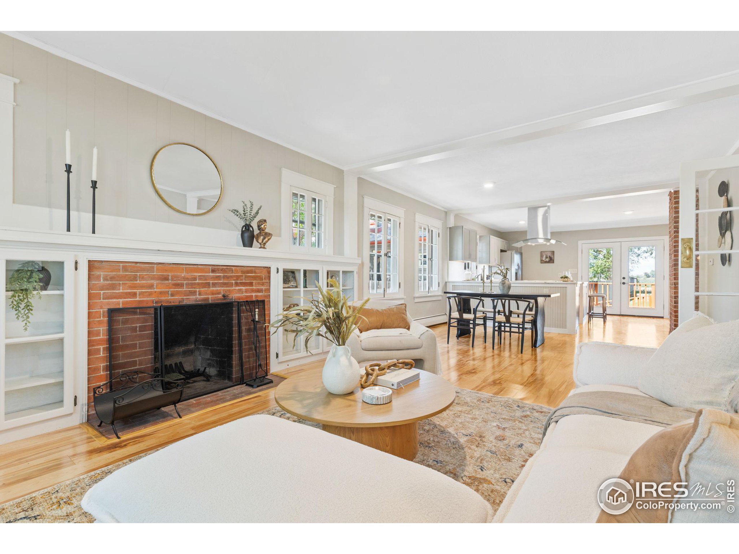 7823 E County Line Rd