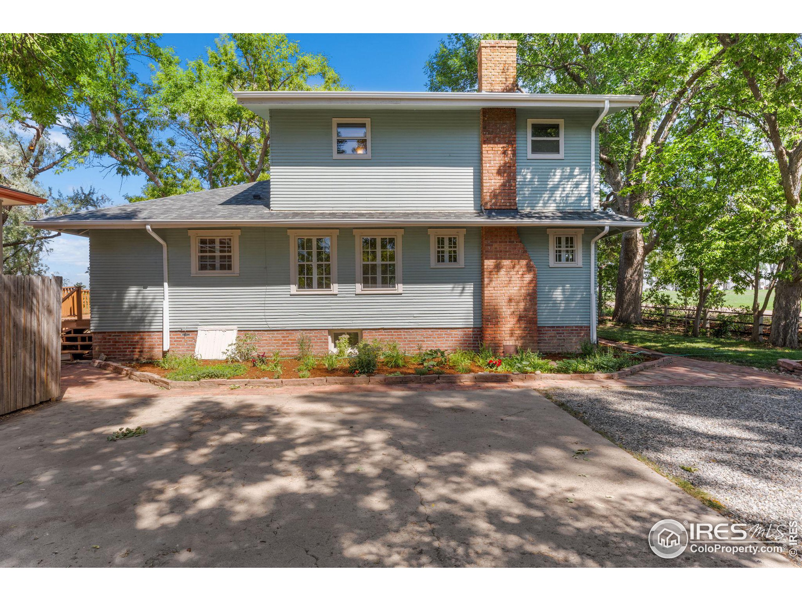 7823 E County Line Rd