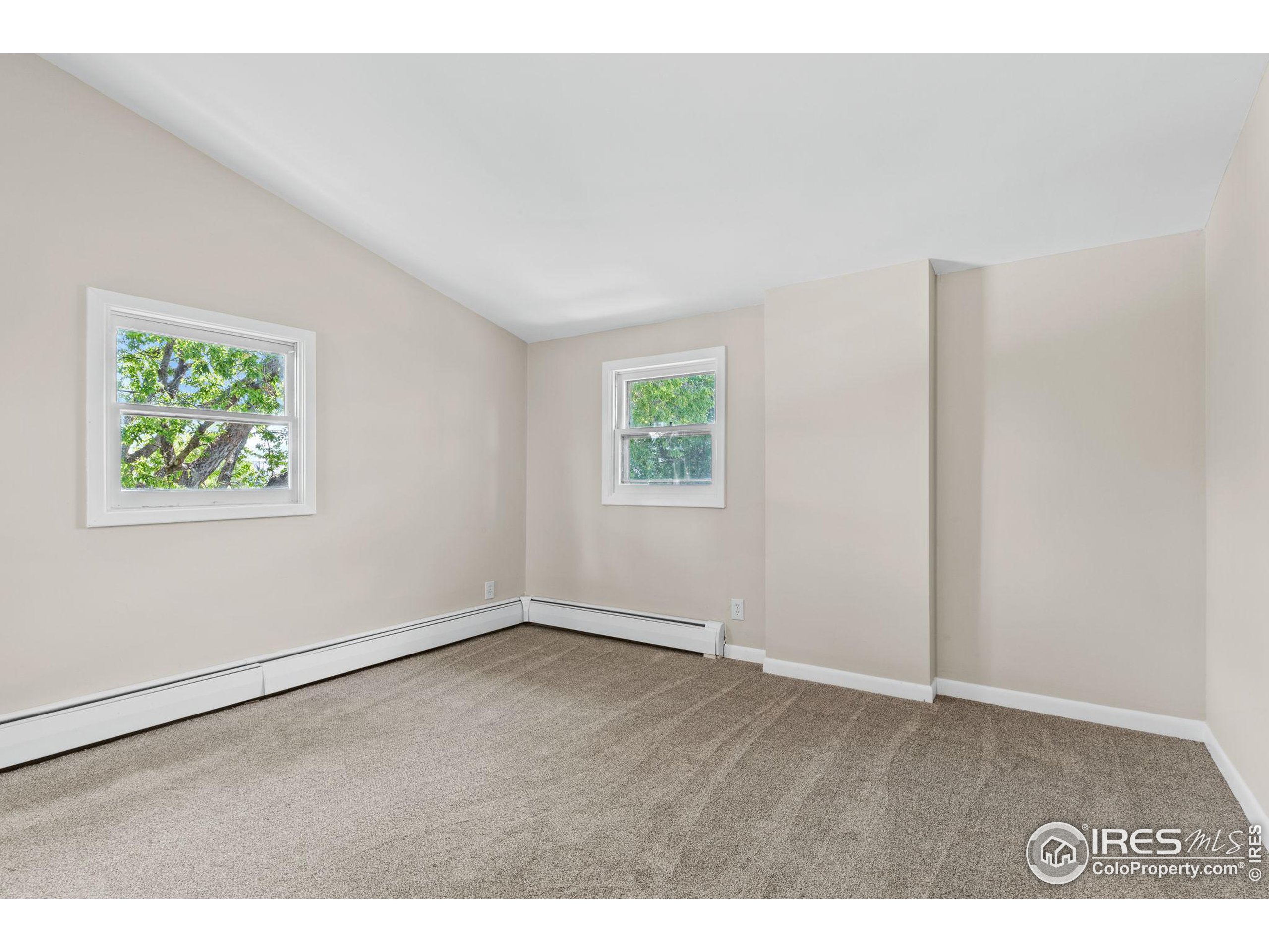 7823 E County Line Rd