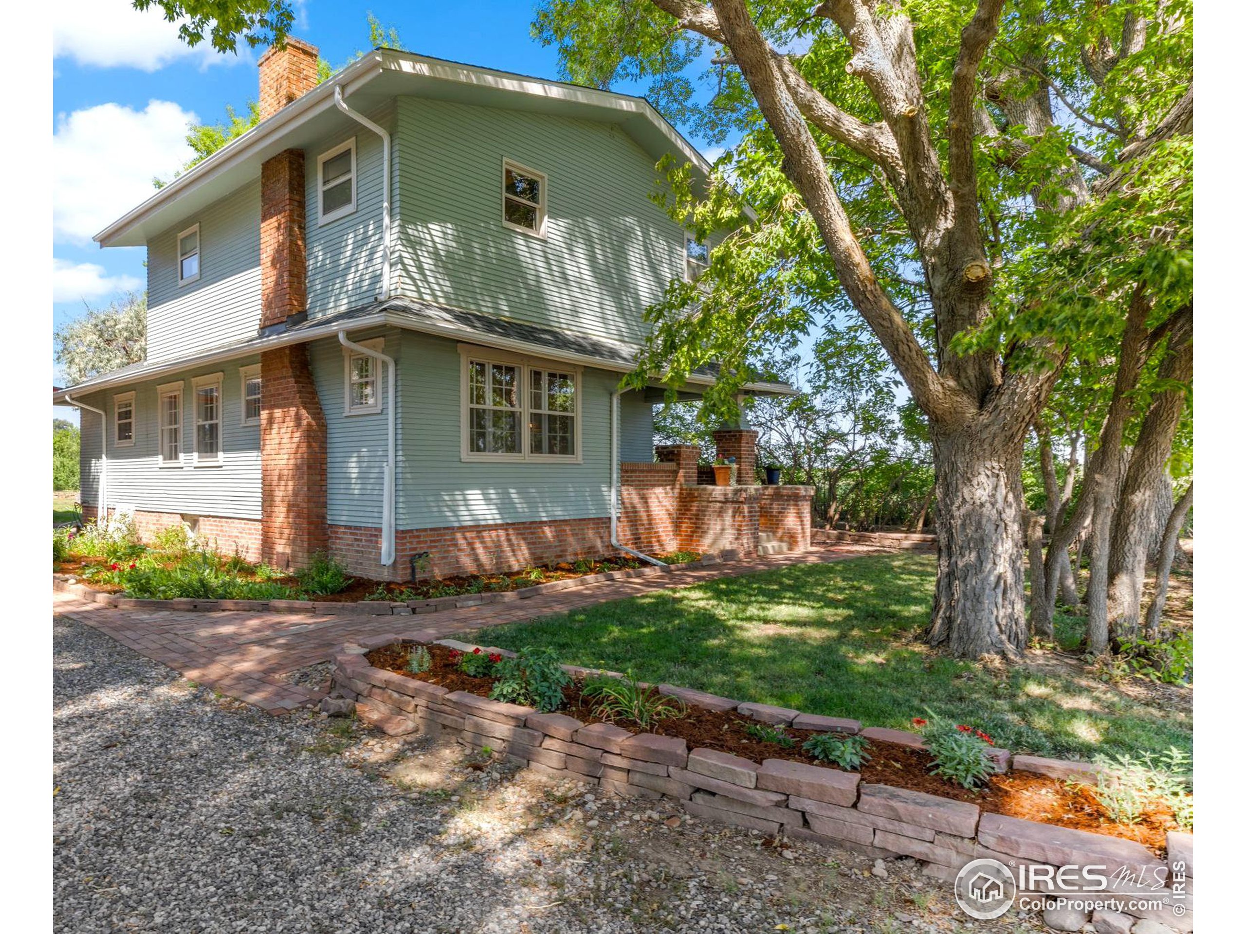 7823 E County Line Rd