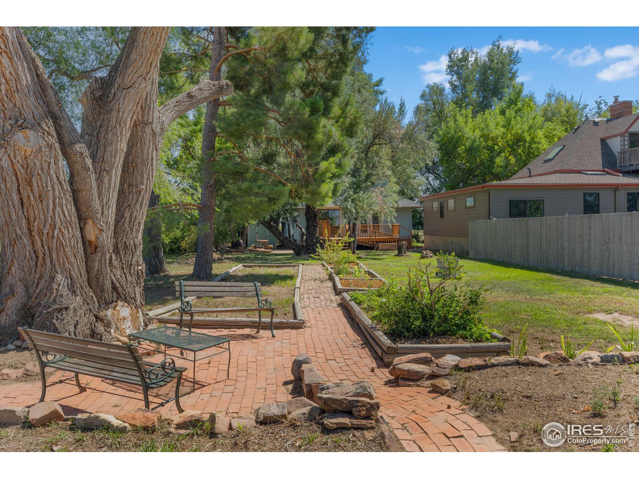 7823 E County Line Rd