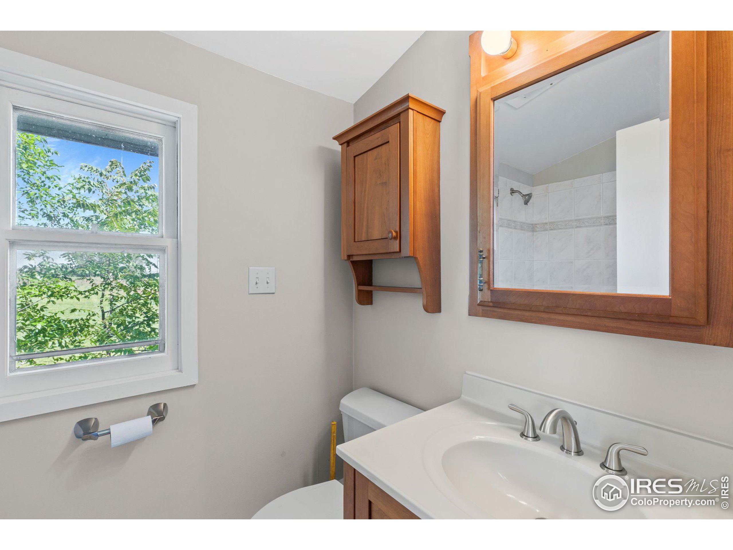 7823 E County Line Rd