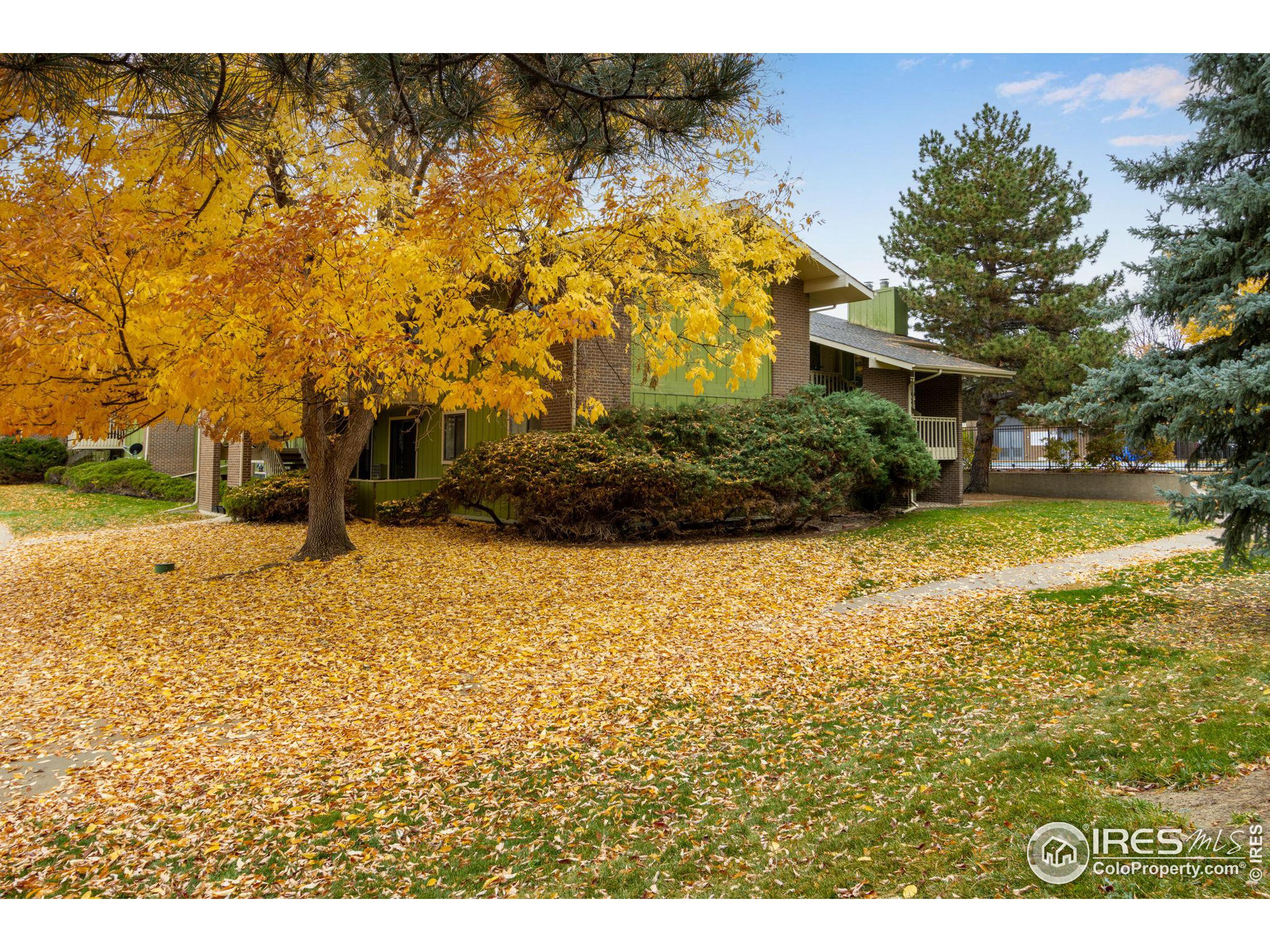 2800 Kalmia Ave B202