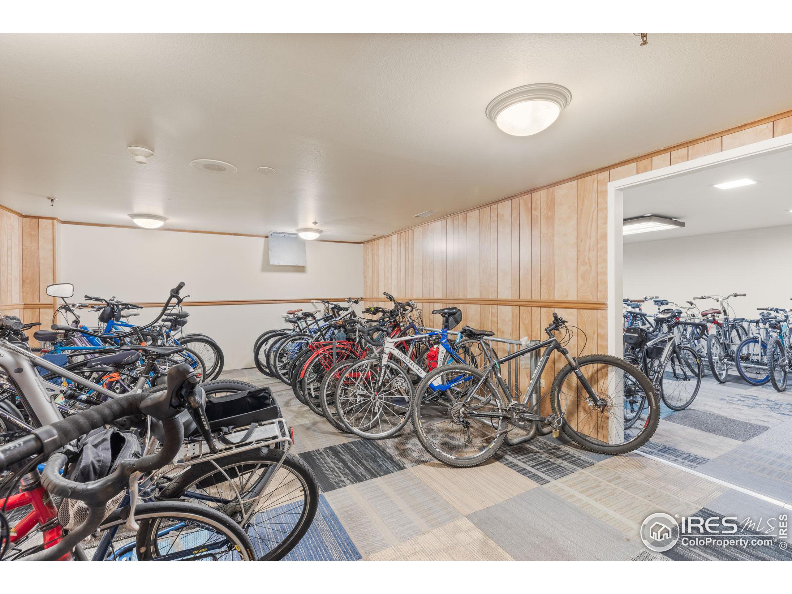 480 S Marion Pkwy 805